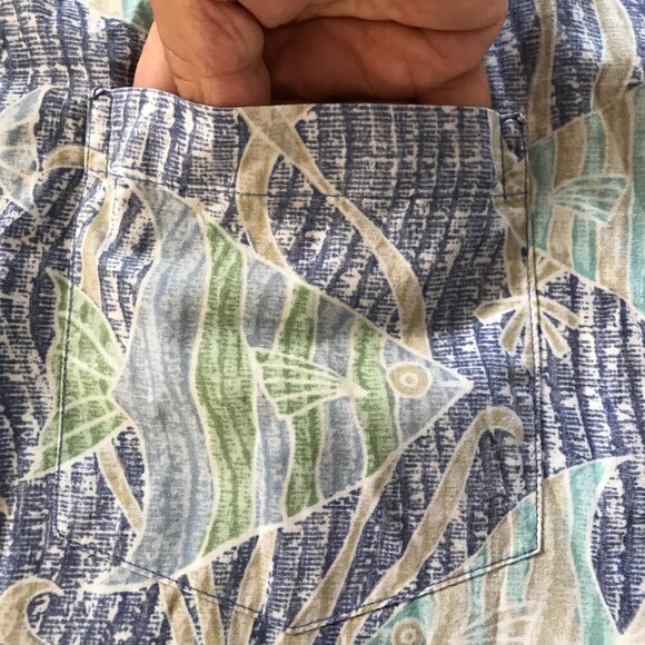 Cooke Street Hawaiian Shirt Men 2XL Blue Fish Print Button Up Pocket Collared - Picture 11 of 12